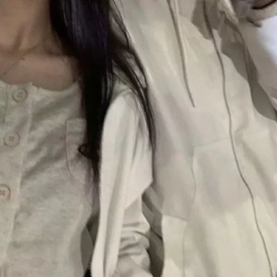 2025头像图片最近最火情侣