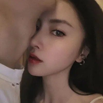 qq情头情侣双人真人两张