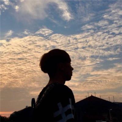 男女侧脸情侣头像