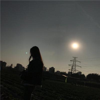 男女侧脸情侣头像
