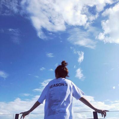 清新海边情侣头像一男一女两张分开图片