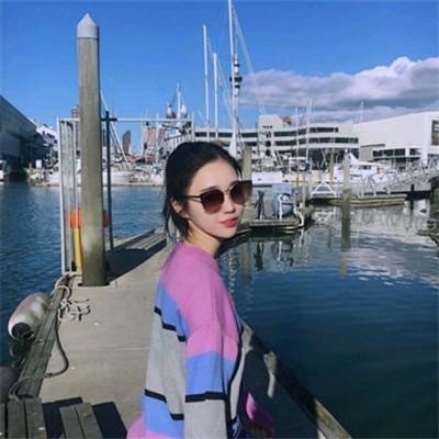 2025低调情侣头像一男一女分开两张真人