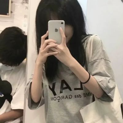 2025头像图片最近最火情侣