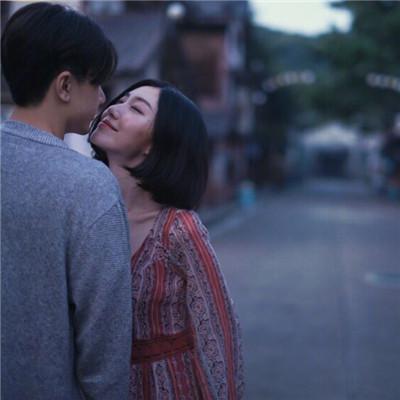 微信头像情侣真人一对两张图片