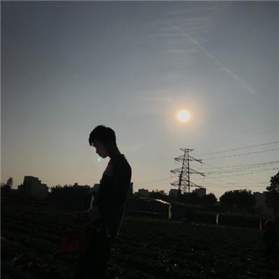 男女侧脸情侣头像