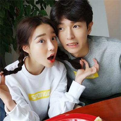 微信头像情侣真人一对两张图片