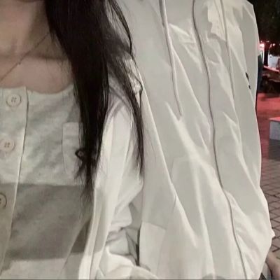 2025头像图片最近最火情侣