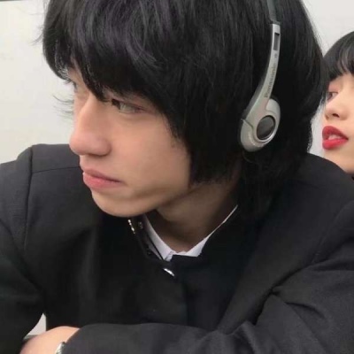 微信甜蜜情侣头像一人一半真人图片