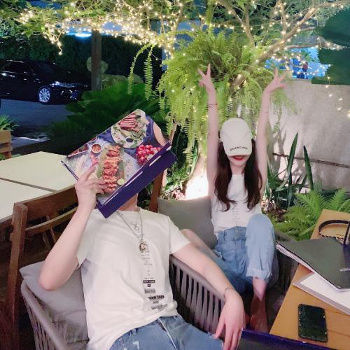 微信头像情侣专用一对成年人图片