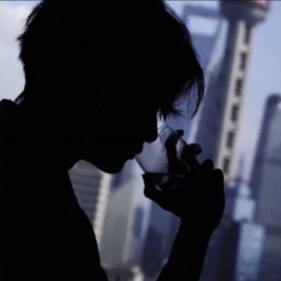 2025最潮头像男，成熟稳重的男人