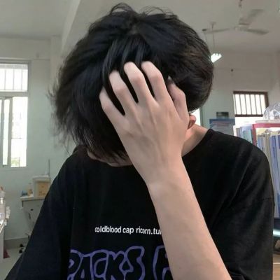 2025最潮头像男，成熟稳重的男人