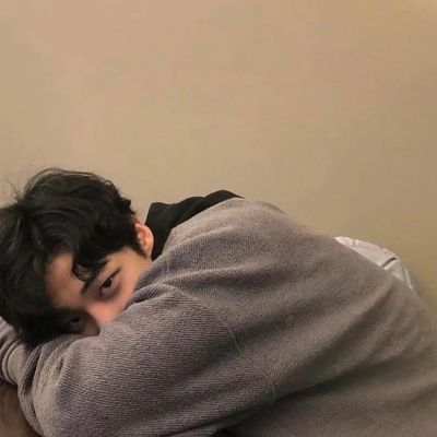 2025最火男生头像高冷