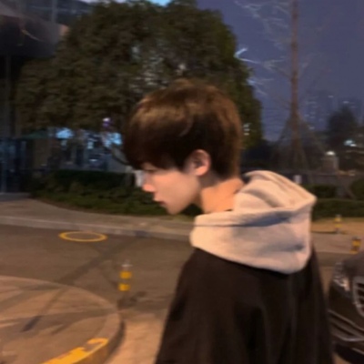 最潮最火2025男生头像