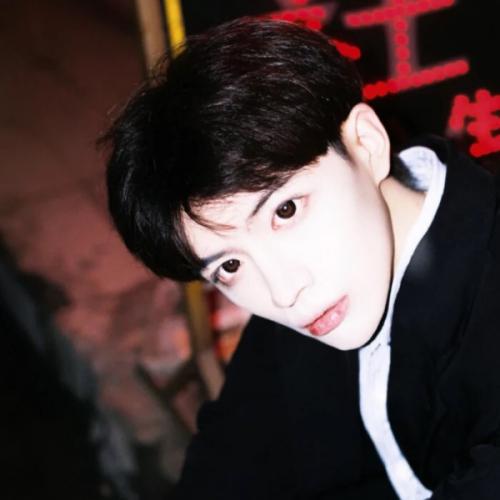 2025潮流真人微信男生头像