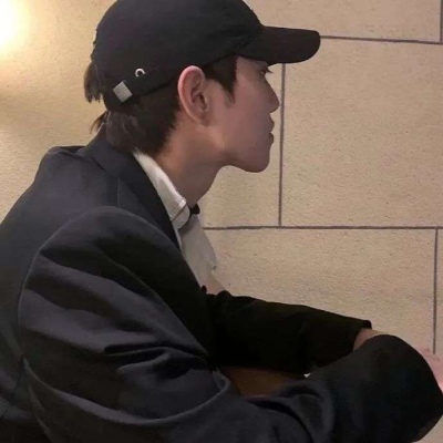 最潮最火2025男生头像