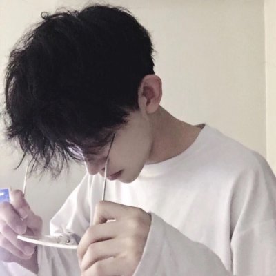 经典高大上成熟稳重男生帅气微信头像