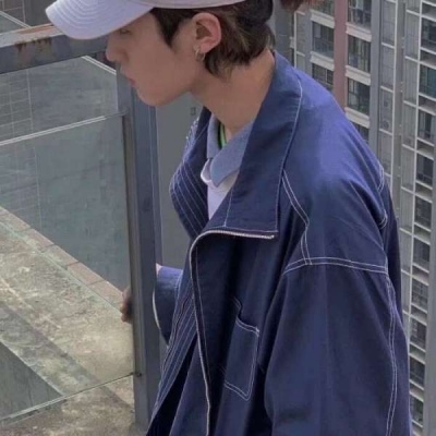 2025干净阳光的男生头像
