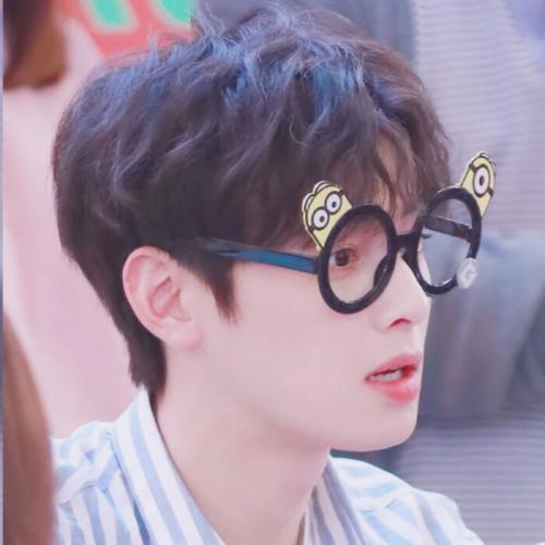 2025潮流真人微信男生头像