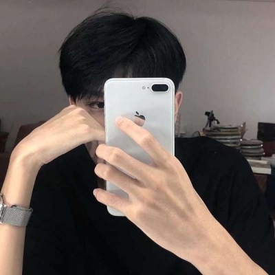 2025干净阳光的男生头像