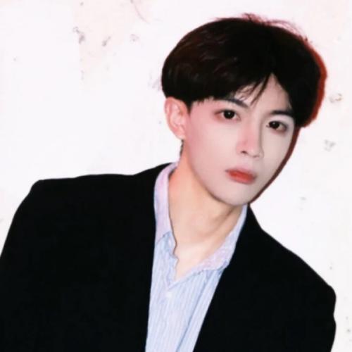 2025潮流真人微信男生头像