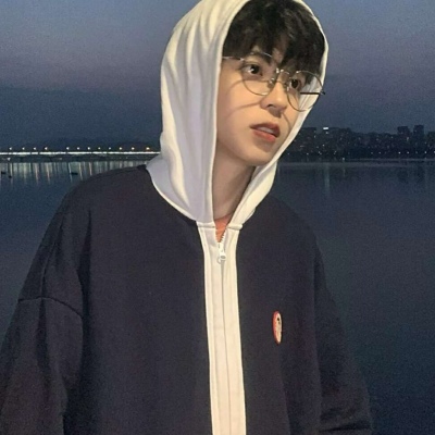微信吸引女孩子的真人男生头像