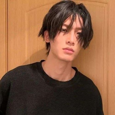 最潮最火2025男生头像