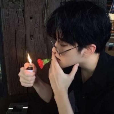 2025清新好看网红男生头像帅气一个人
