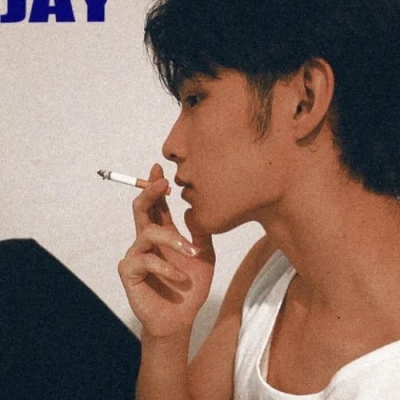 2025干净阳光的男生头像