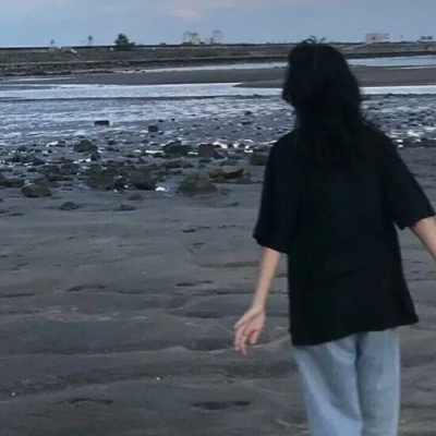 2025新款超酷个性高清微信女生头像