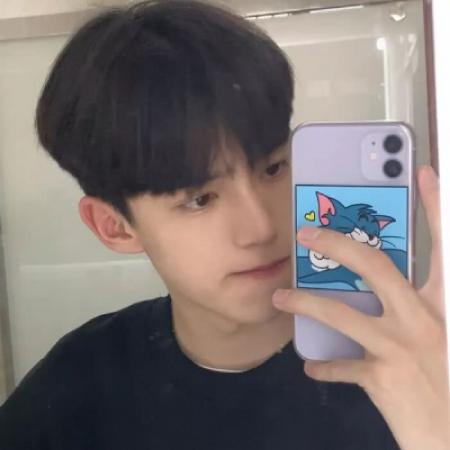 手机控头像男