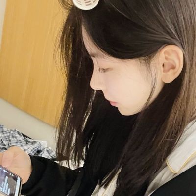 2025独一无二头像唯美小众女生头像真人