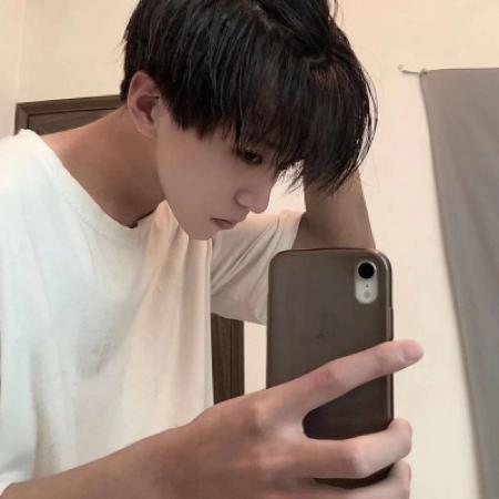 手机控头像男