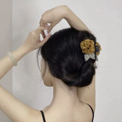 2025女生背影真人高质感ins风头像图片