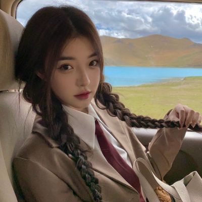 ins恩典女生头像