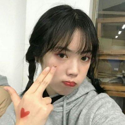2025甜美气质头像女生头像清新淡雅美女