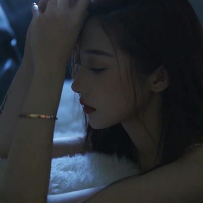 2025微丧女头像真人图片