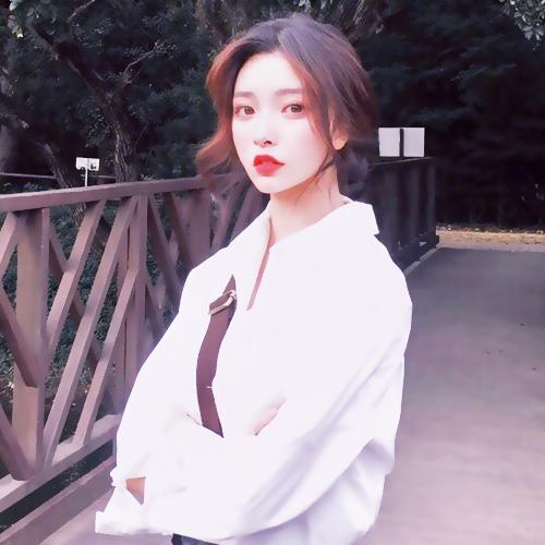 2025漂亮时尚美女头像图片
