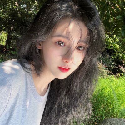 ins恩典女生头像