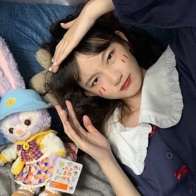 ins恩典女生头像