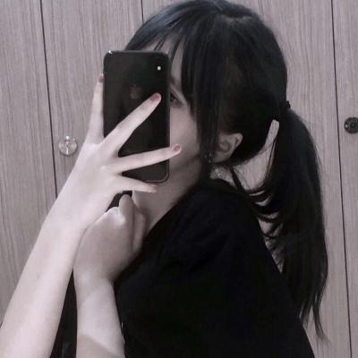 手机控女生头像可爱