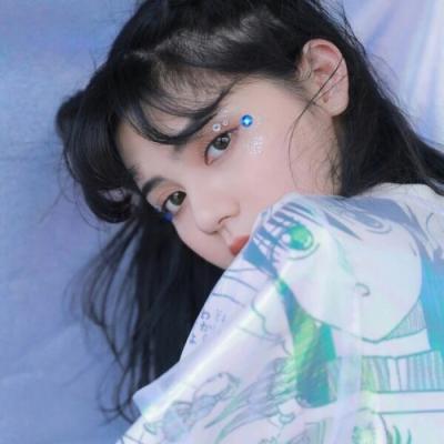 2025甜美气质头像女生头像清新淡雅美女