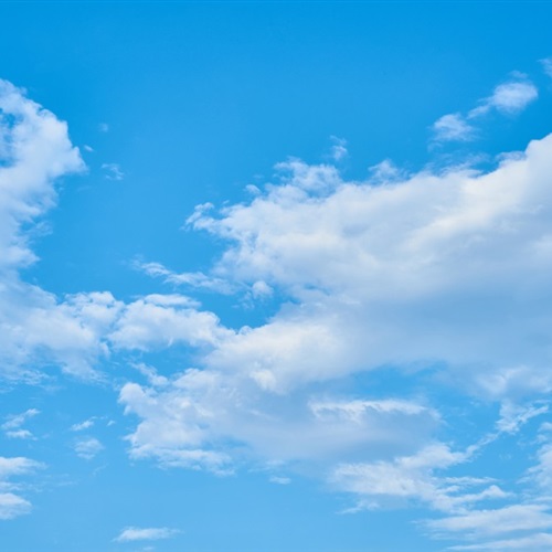 简约蓝天白云风景微信头像