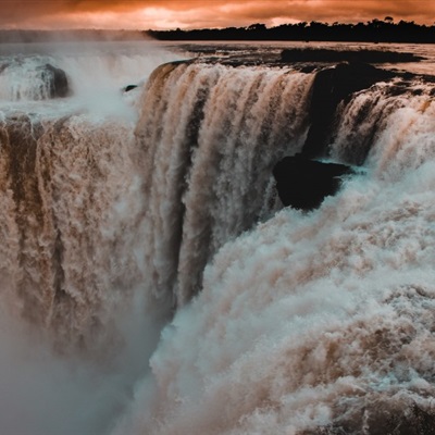 招财瀑布流水微信头像