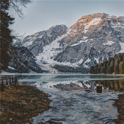 清澈溪流微信头像