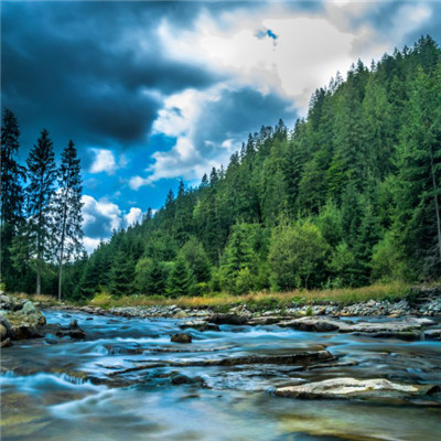 清澈溪流微信头像