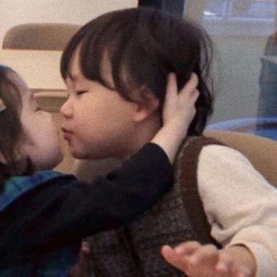 2025高清萌小孩情侣一对头像图片