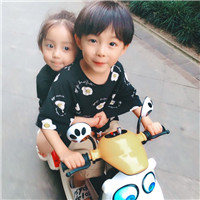2025呆萌小孩情侣头像图片