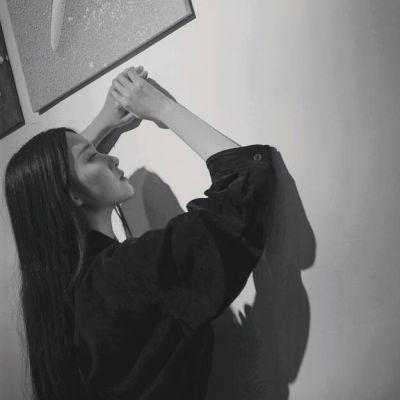 女生头像2025高颜值黑白图片