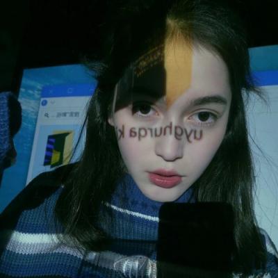 2025年最火的欧美女生头像图片