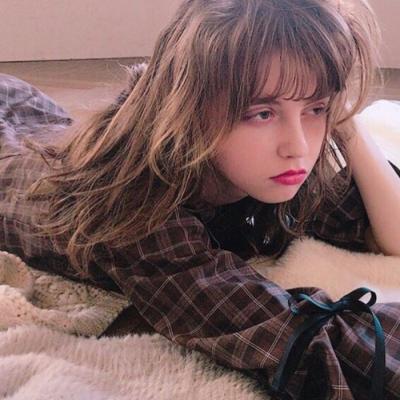 2025年最火的欧美女生头像图片